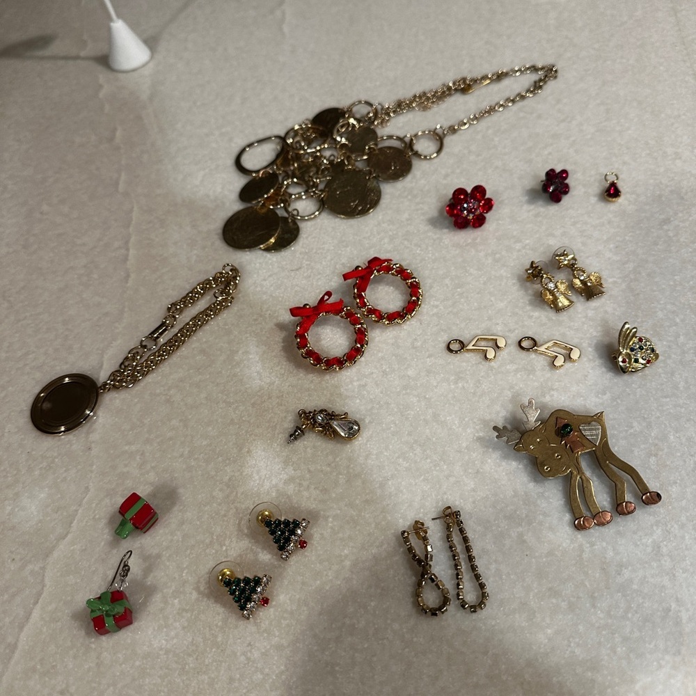 Christmas costume jewelry lot